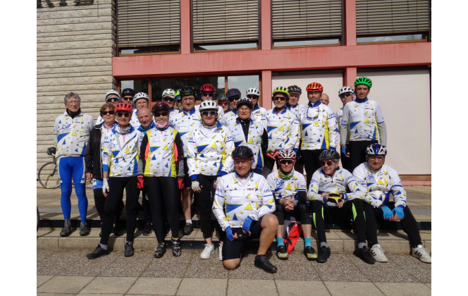 Photo du groupe au départ de Cognin, 27 participants